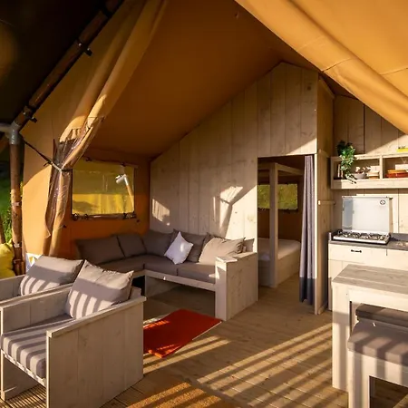 A Tenda De Naterra. Cabana En Plena Naturaleza. * Couzadoiro